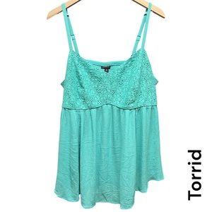 🌼 TORRID spaghetti strap lace empire waist tank top in mint green + size 2